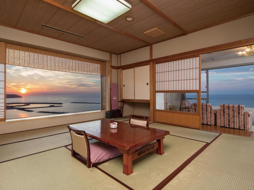 ホテルエリアワン番神岬 柏崎市 エクステリア 写真
